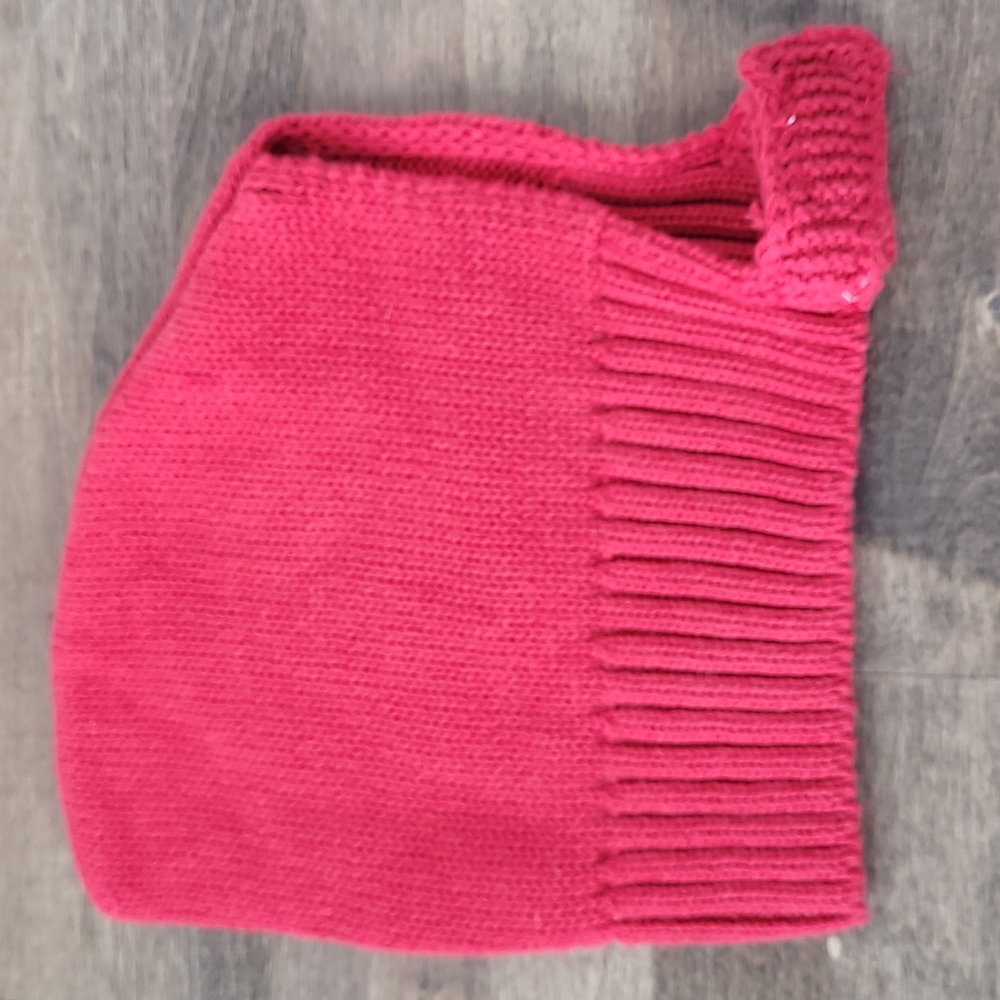 Red knit gnome baby hat - Picture 2 of 6
